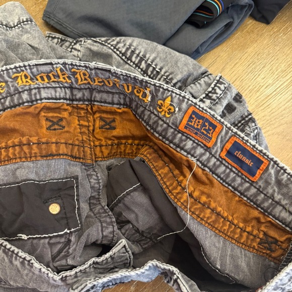 Men's True Religion Classic Fit Shorts sz 38 x‎ 23 Washed & Worn Gray Studded - Picture 2 of 9